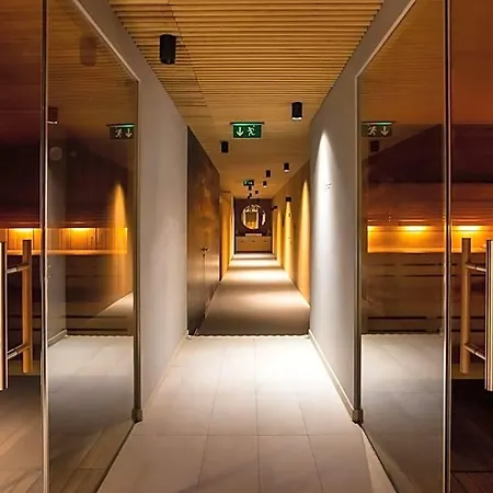 公寓式酒店 Eurovea Tower 5*